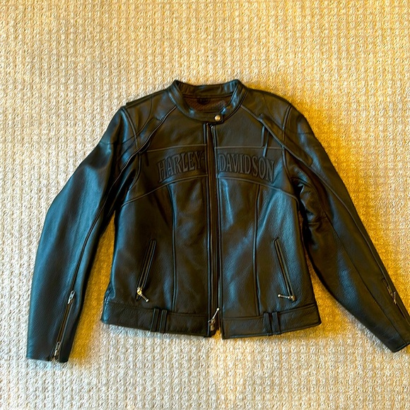 Harley-Davidson Jackets & Blazers - Vintage Harley Davidson, two in one leather jacket. Women’s L